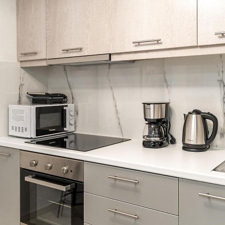 Spacious 2Bd Apt Next To Metro Атина Екстериор снимка