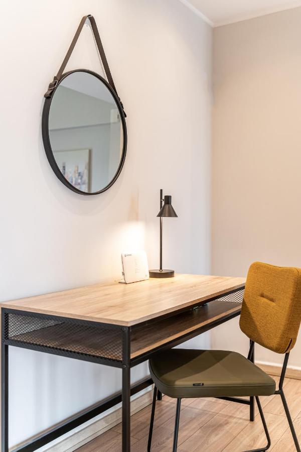 Spacious 2Bd Apt Next To Metro Атина Екстериор снимка