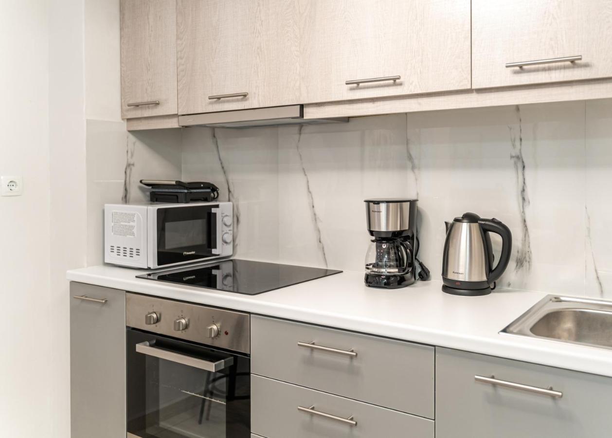 Spacious 2Bd Apt Next To Metro Атина Екстериор снимка