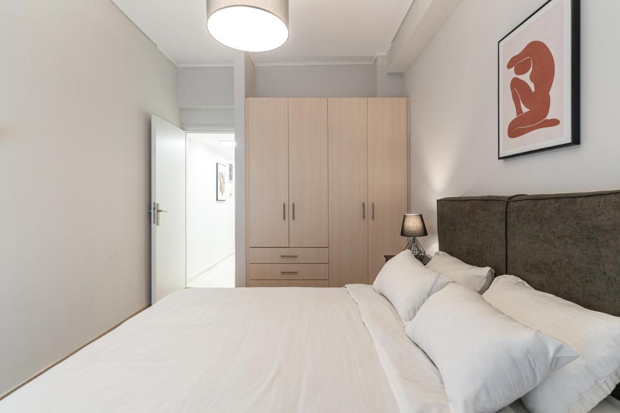 Spacious 2Bd Apt Next To Metro Атина Екстериор снимка